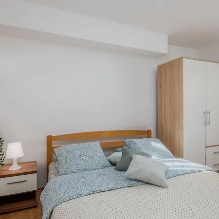 Apartament D *